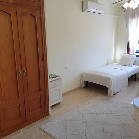 Delightful Spacious 2 Bed In *