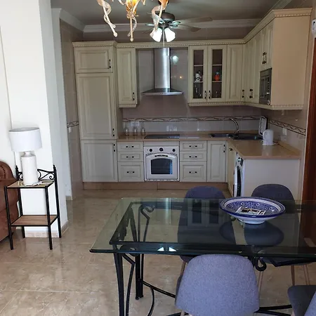 Delightful Spacious 2 Bed In *