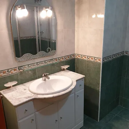 Delightful Spacious 2 Bed In Apartament *