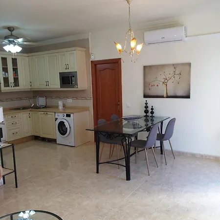 Delightful Spacious 2 Bed In Nerja