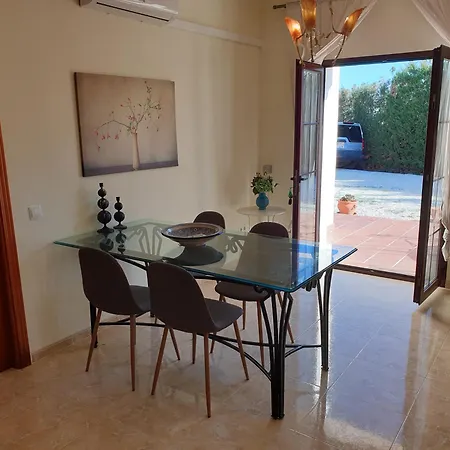 Delightful Spacious 2 Bed In Apartament *